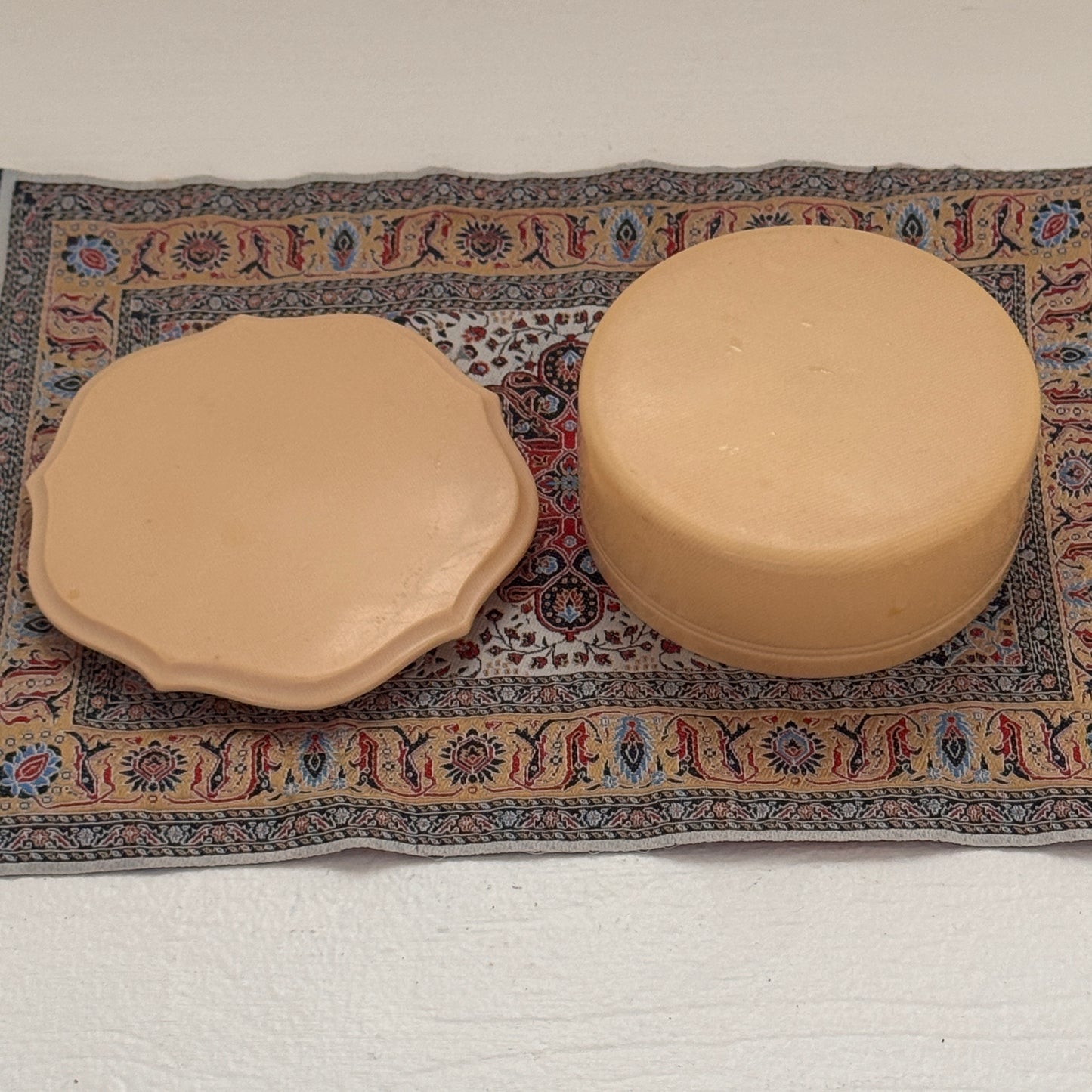 Vintage Bakelite Vanity Box with Lid | Round Jewelry & Trinket Holder | Butterscotch Tan