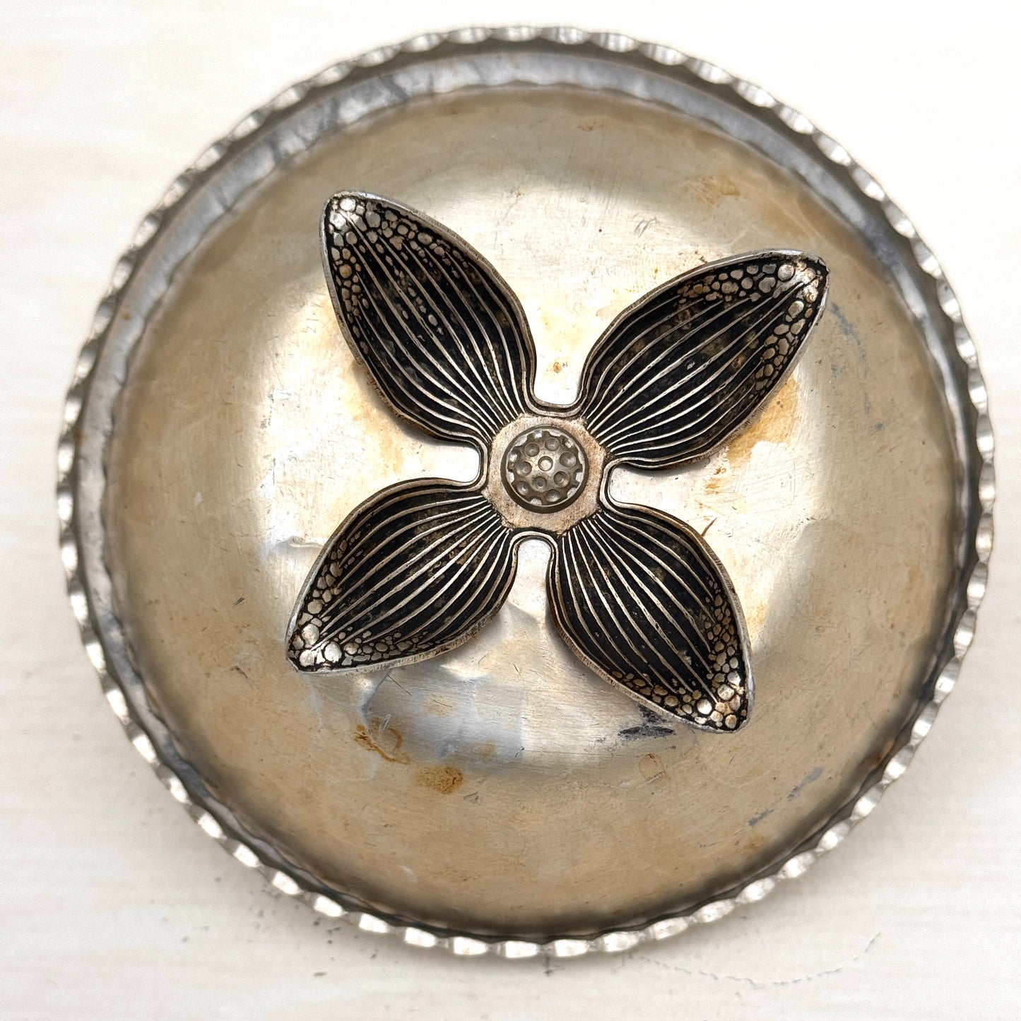 Vintage Hammered Silver Tone Tulip Trinket Dish w/ Lid – Hand Wrought 452