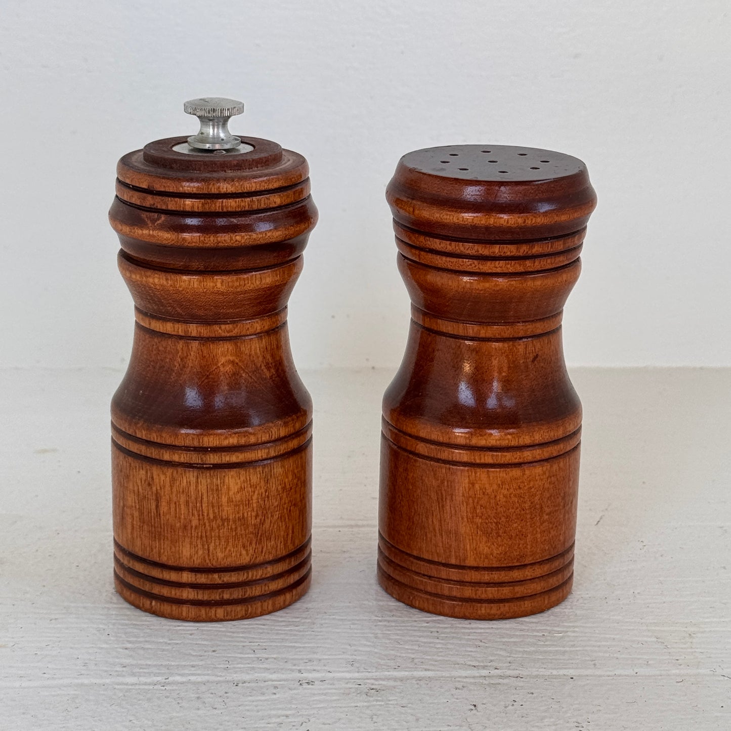 Vintage Mid Century Modern Wood Salt & Pepper Shaker Set | Chef’n Ware USA Grinder