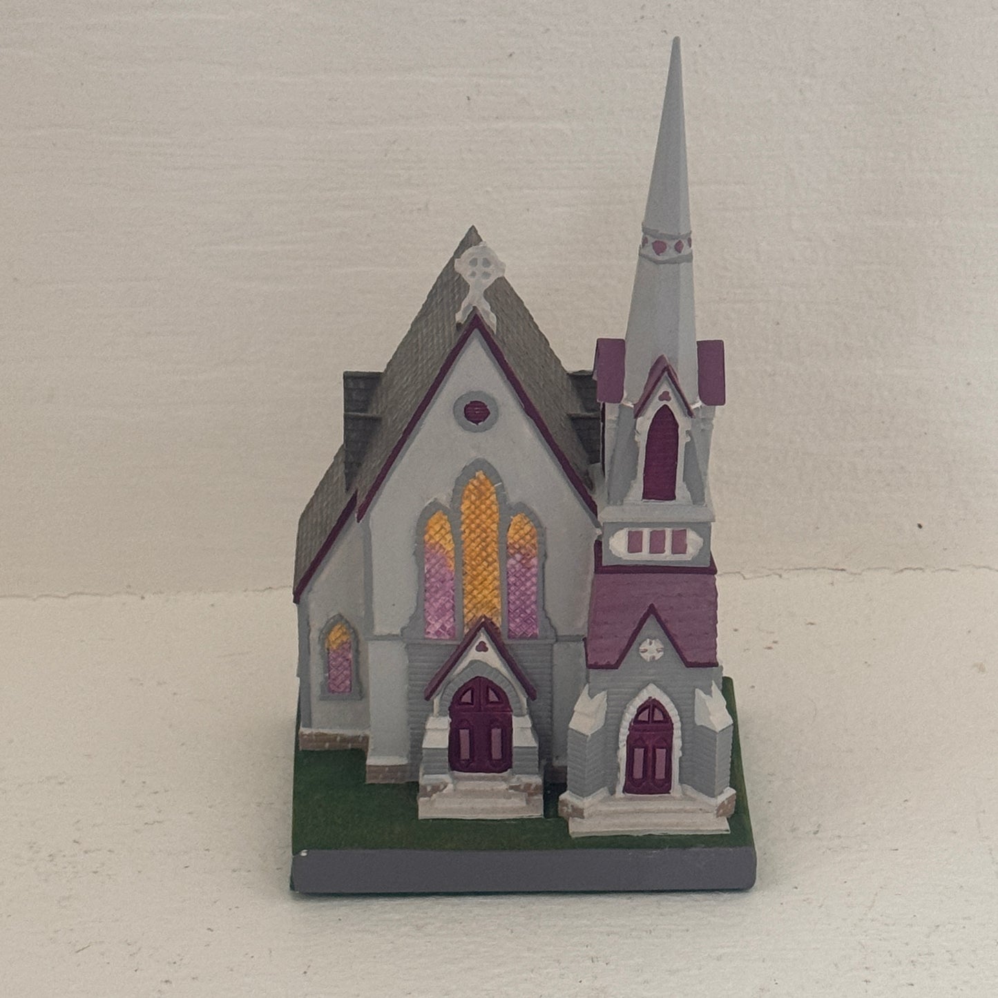Vintage Lefton China Church Music Box – Plays “Ave Maria” – 1995 Lighted Chapel Figurine
