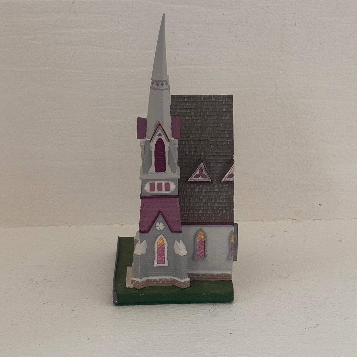 Vintage Lefton China Church Music Box – Plays “Ave Maria” – 1995 Lighted Chapel Figurine