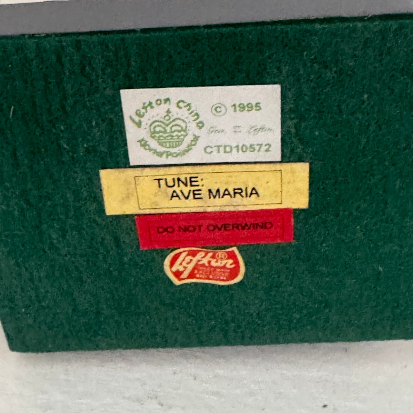 Vintage Lefton China Church Music Box – Plays “Ave Maria” – 1995 Lighted Chapel Figurine