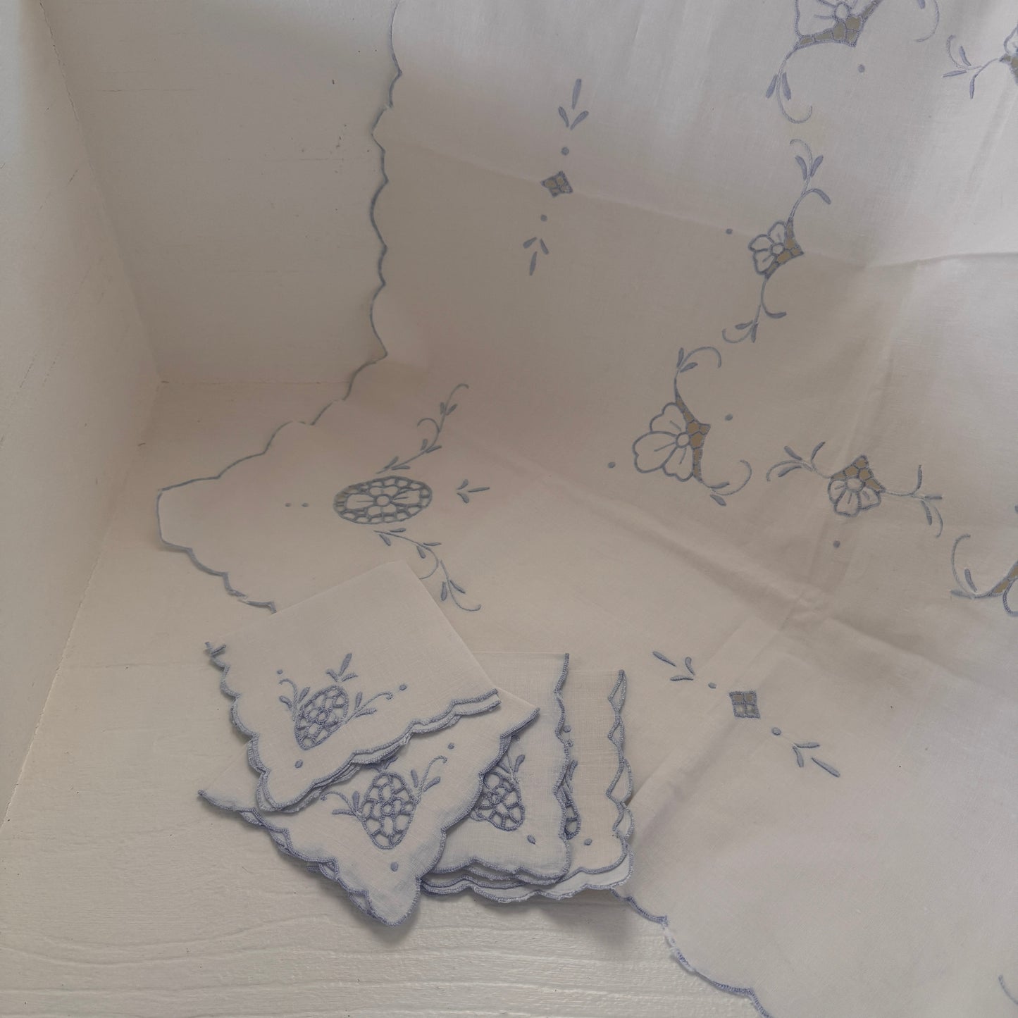 Vintage Embroidered Table Topper & 4 Matching Napkins | Blue Floral Linen Set