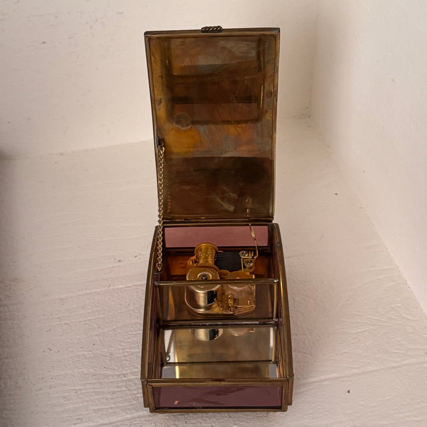 Vintage Angel Music Box with Violin Cherub Lid – Curved Glass & Brass Tone Trinket Box – “Waltz of the Flowers”