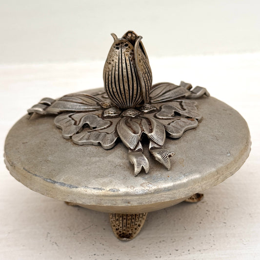 Vintage Hammered Silver Tone Tulip Trinket Dish w/ Lid – Hand Wrought 452